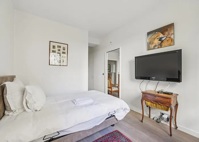 Апартаменты Branly - Franco Russe 1bdr B'your Париж