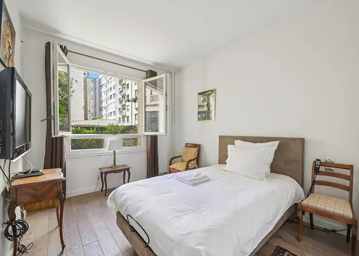 Branly - Franco Russe 1bdr B'your Париж