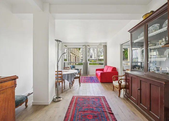 Branly - Franco Russe 1bdr B'your Апартаменты